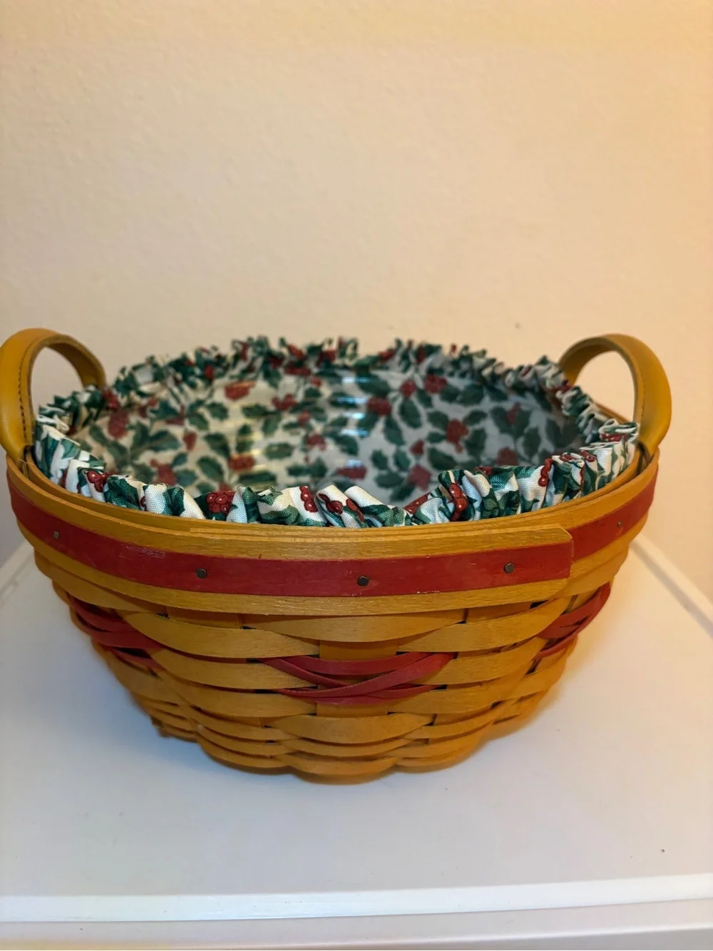 Vintage Longaberger 1999 Christmas Collection Popcorn Basket, Holly Berry Liner